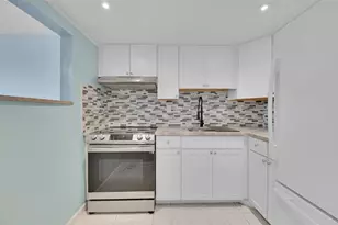 9121 Sunrise Lakes Blvd, Sunrise, FL 33322 - Photo 2