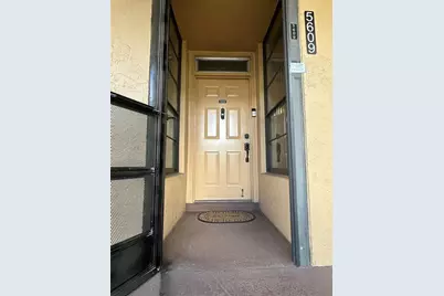 5609 Coral Lake #109, Margate, FL 33063 - Photo 4