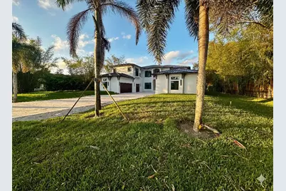 11951 SW 3rd Street, Plantation, FL 33325 - Photo 2