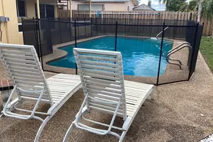 8571 NW 26th St, Sunrise, FL 33322 - Photo 16