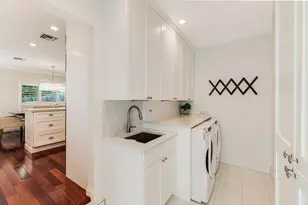 2140 NE 24th St, Wilton Manors, FL 33305 - Photo 20