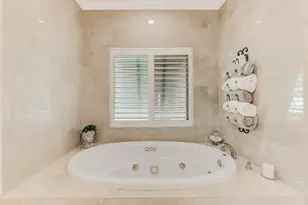 2140 NE 24th St, Wilton Manors, FL 33305 - Photo 38