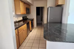 704 SW 4th St, Hallandale Beach, FL 33009 - Photo 16