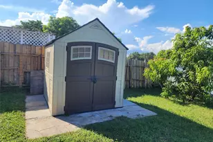 704 SW 4th St, Hallandale Beach, FL 33009 - Photo 10