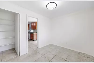 137 SE Santa Barbara Place, Cape Coral, FL 33990 - Photo 12