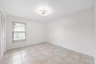 137 SE Santa Barbara Pl, Cape Coral, FL 33990 - Photo 10