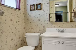 32 Colonial Club Dr, Boynton Beach, FL 33435 - Photo 24