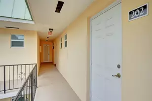 32 Colonial Club Dr, Boynton Beach, FL 33435 - Photo 28