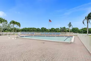 32 Colonial Club Dr, Boynton Beach, FL 33435 - Photo 32