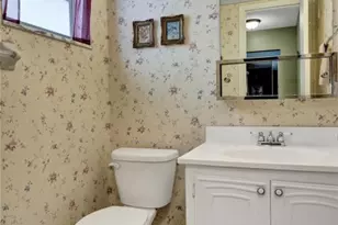 32 Colonial Club Dr, Boynton Beach, FL 33435 - Photo 24