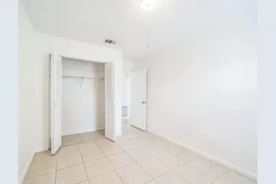 390 SW Colesbury Avenue, Port Saint Lucie, FL 34953 - Photo 8