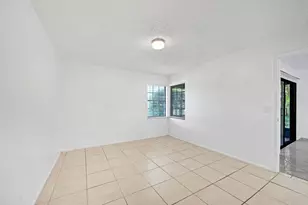 390 SW Colesbury Ave, Port Saint Lucie, FL 34953 - Photo 4