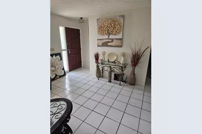 967 SE Breakwater Avenue, Port Saint Lucie, FL 34983 - Photo 6