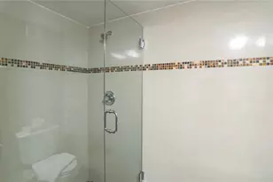 5225 Collins Ave, Miami Beach, FL 33140 - Photo 14