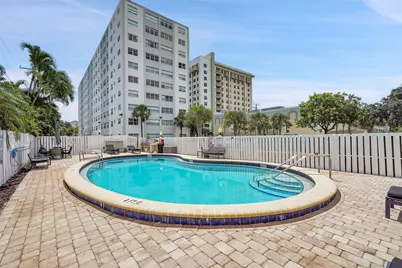 2555 NE 11th Street #806, Fort Lauderdale, FL 33304 - Photo 12