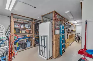 2541 NE 11th St, Pompano Beach, FL 33062 - Photo 22