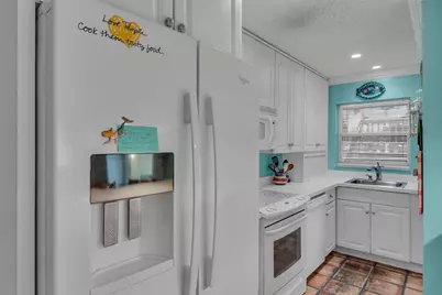 2541 NE 11th Street #101, Pompano Beach, FL 33062 - Photo 16