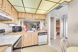 10101 Sunrise Lakes Blvd, Sunrise, FL 33322 - Photo 6