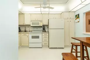 9611 N Hollybrook Lake Dr, Hollywood, FL 33025 - Photo 10