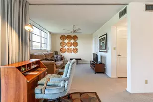 9611 N Hollybrook Lake Dr, Pembroke Pines, FL 33025 - Photo 6