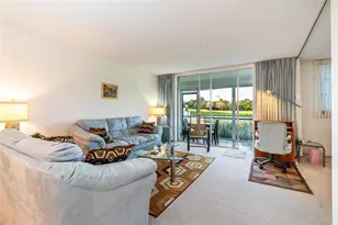 9611 N Hollybrook Lake Dr, Pembroke Pines, FL 33025 - Photo 2