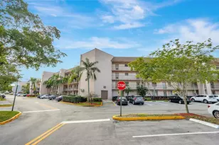2726 NW 104th Ave, Sunrise, FL 33322 - Photo 2