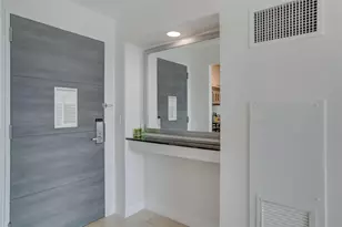 2670 E Sunrise Blvd, Fort Lauderdale, FL 33304 - Photo 8