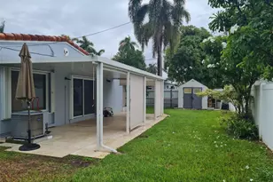 906 NE 3 St, Hallandale Beach, FL 33009 - Photo 28