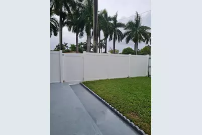 906 NE 3 Street, Hallandale Beach, FL 33009 - Photo 30