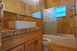 906 NE 3 St, Hallandale Beach, FL 33009 - Photo 12