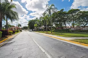 35 Centennial Ct, Deerfield Beach, FL 33442 - Photo 20