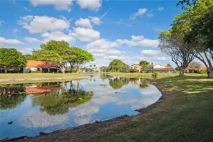 35 Centennial Ct, Deerfield Beach, FL 33442 - Photo 14