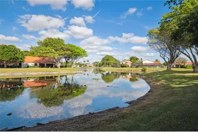 35 Centennial Court, Deerfield Beach, FL 33442 - Photo 14