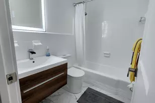 1015 SW 11th Ave, Hallandale Beach, FL 33009 - Photo 8