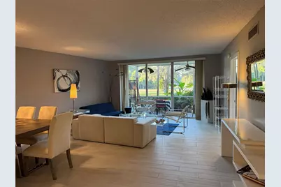545 Oaks Lane #105, Pompano Beach, FL 33069 - Photo 2