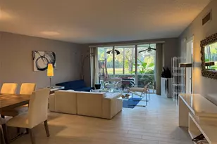 545 Oaks Ln, Pompano Beach, FL 33069 - Photo 2