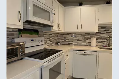545 Oaks Lane #105, Pompano Beach, FL 33069 - Photo 32