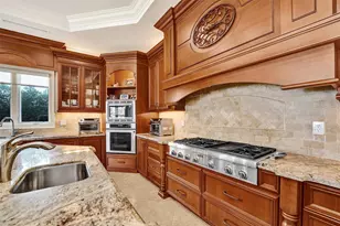 642 Palm Dr, Hallandale Beach, FL 33009 - Photo 30