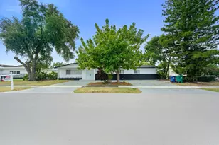 19930 NE 20th Ct, Miami, FL 33179 - Photo 6