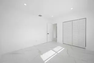 19930 NE 20th Ct, Miami, FL 33179 - Photo 18