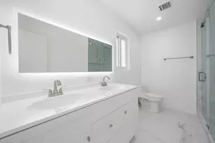 19930 NE 20th Ct, Miami, FL 33179 - Photo 20