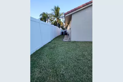 426 SE 3rd Place, Dania Beach, FL 33004 - Photo 8