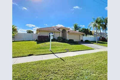 426 SE 3rd Place, Dania Beach, FL 33004 - Photo 2
