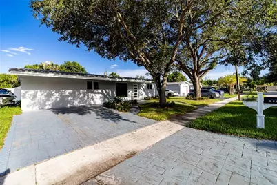 131 NW 72nd Way, Hollywood, FL 33024 - Photo 40
