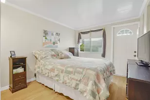 5670 SW Cypress Dr, Fort Lauderdale, FL 33312 - Photo 8