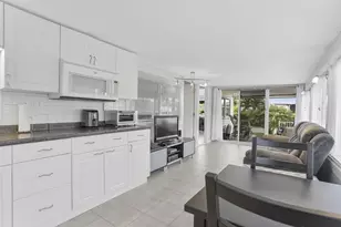 5670 SW Cypress Dr, Fort Lauderdale, FL 33312 - Photo 10