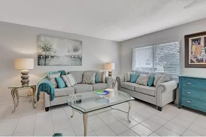 204 Burgundy #204, Delray Beach, FL 33484 - Photo 2