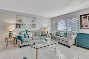 204 Burgundy E Unit, Delray Beach, FL 33484 - Photo 2