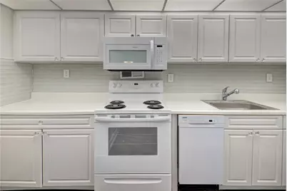 1000 West Avenue #1405, Miami Beach, FL 33139 - Photo 2