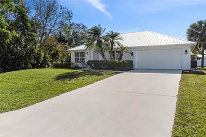 1055 18th Street, Vero Beach, FL 32962 - Photo 2